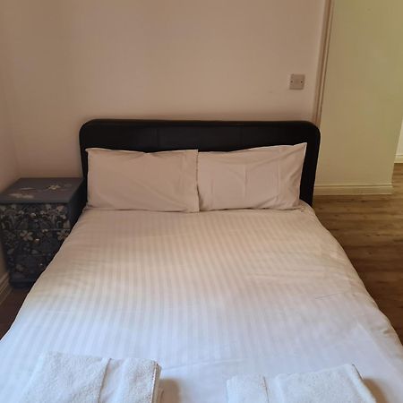 Yarmouth Apartments, Street Permit Parking, Close To Everything, Beach, Pier, Free Wifi Γκρέιτ Γιάρμουθ Δωμάτιο φωτογραφία
