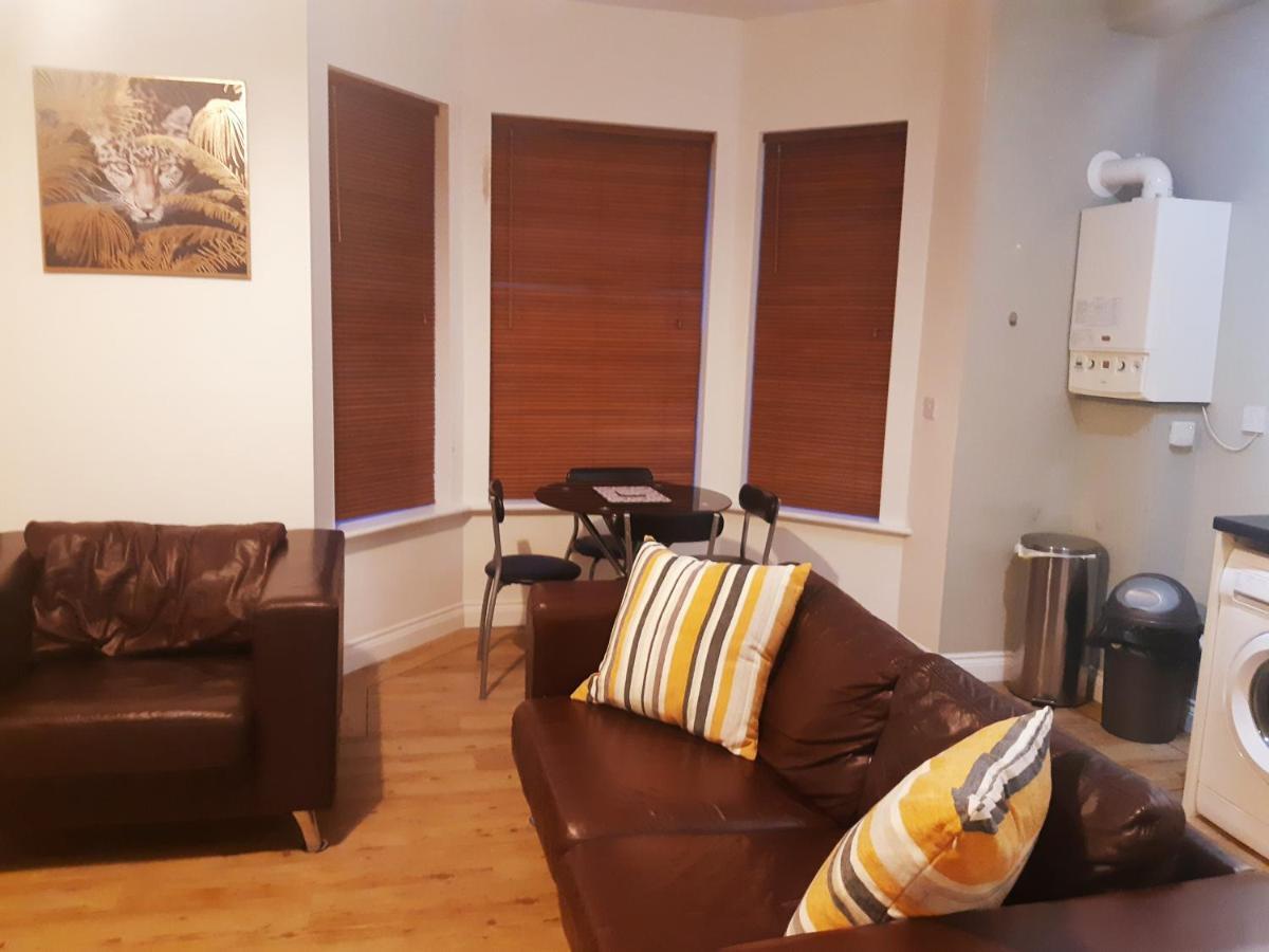 Yarmouth Apartments, Street Permit Parking, Close To Everything, Beach, Pier, Free Wifi Γκρέιτ Γιάρμουθ Δωμάτιο φωτογραφία