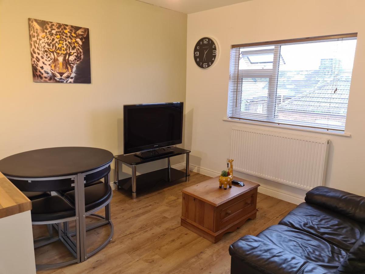 Yarmouth Apartments, Street Permit Parking, Close To Everything, Beach, Pier, Free Wifi Γκρέιτ Γιάρμουθ Δωμάτιο φωτογραφία
