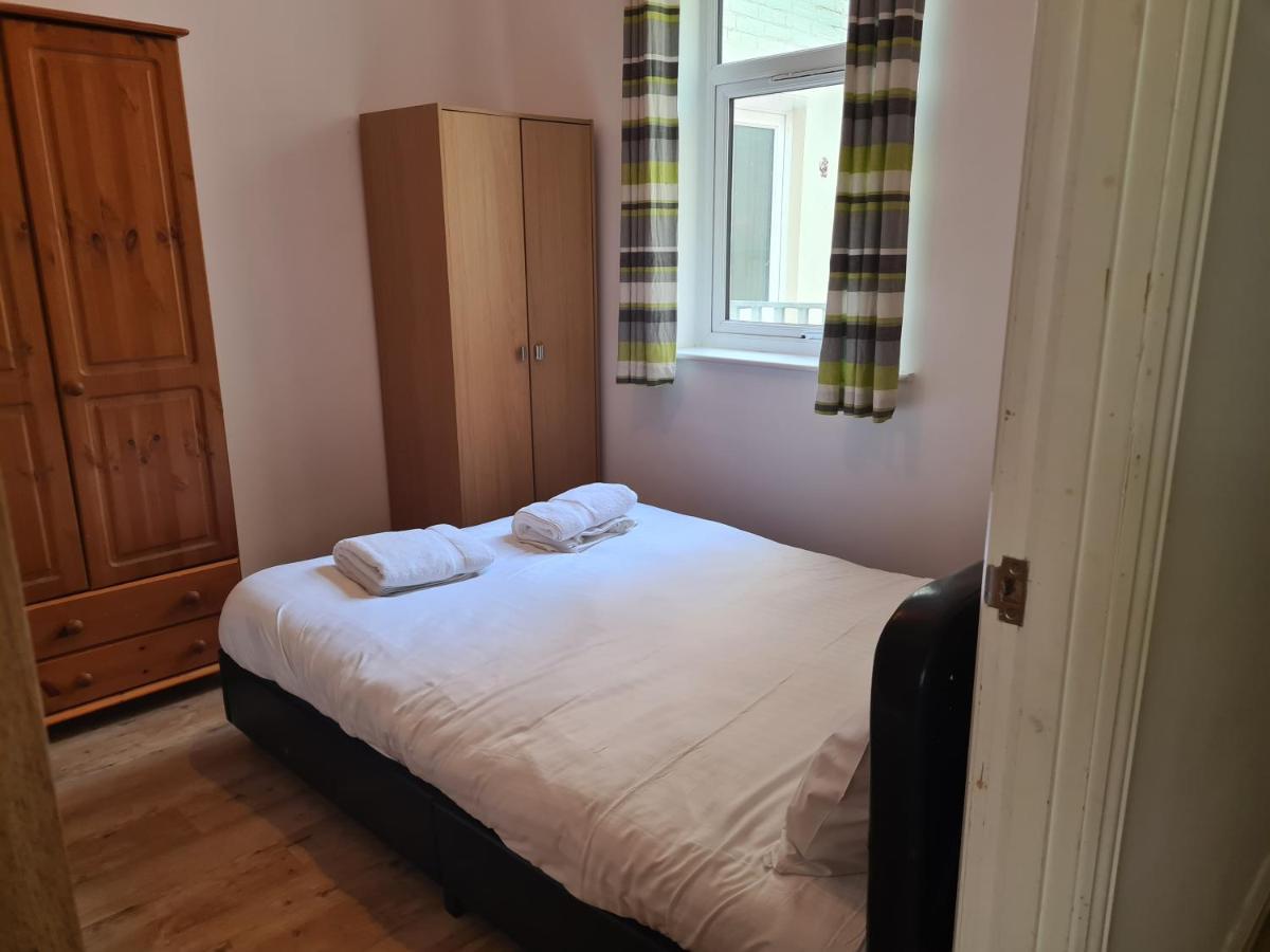 Yarmouth Apartments, Street Permit Parking, Close To Everything, Beach, Pier, Free Wifi Γκρέιτ Γιάρμουθ Δωμάτιο φωτογραφία
