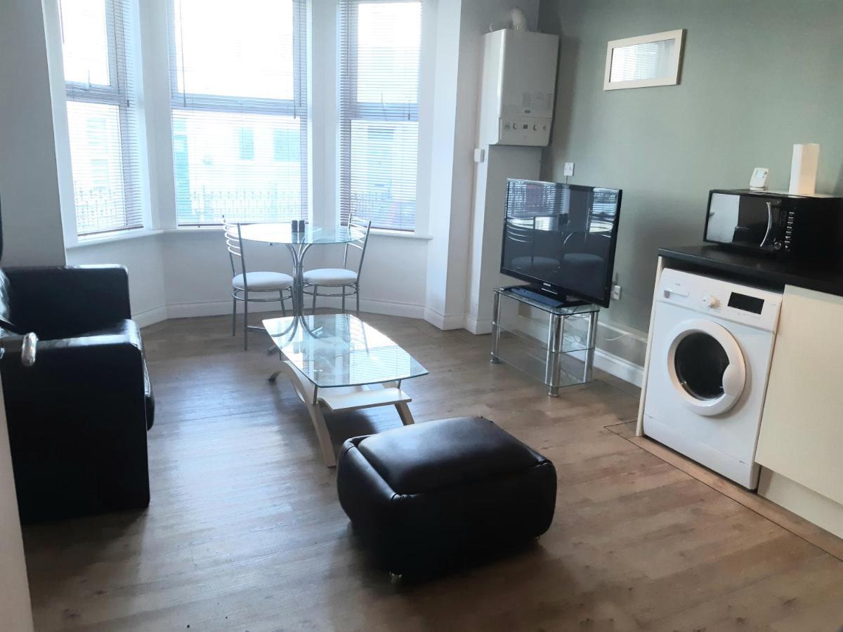 Yarmouth Apartments, Street Permit Parking, Close To Everything, Beach, Pier, Free Wifi Γκρέιτ Γιάρμουθ Δωμάτιο φωτογραφία